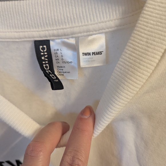 Twin Peaks White Sweatshirt - Picture 2 of 4